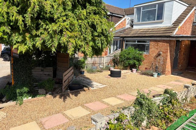 3-bed terraced on 27, Churchill Road, Dunstable, £275,000
