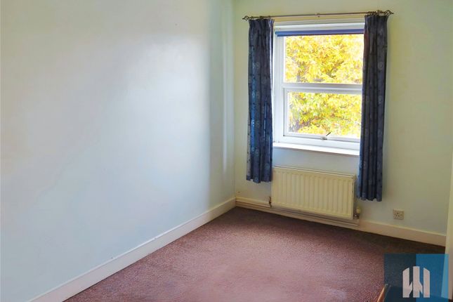 71, Baker Street, Huddersfield photo 5