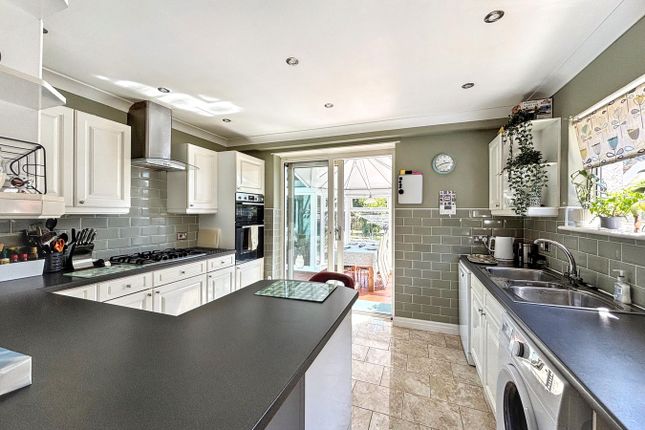 12, Chantry Avenue, Bexhill-on-Sea photo 3