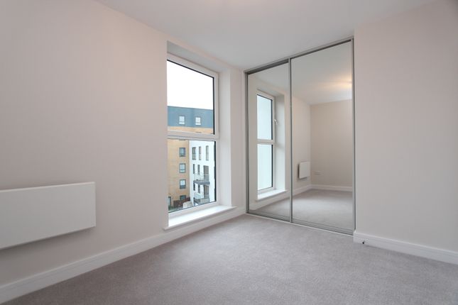 Flat for sale in Padworth Avenue, Reading