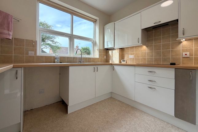 44, Littlehampton photo 2