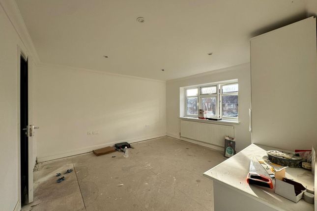 3 Hayre Court Renfrew Road, Hounslow photo 5
