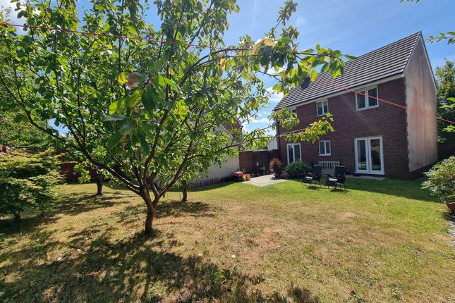 54 Maes Y Cadno, Bridgend photo 4