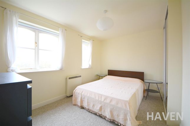 Flat for sale in Simms Gardens, East Finchley