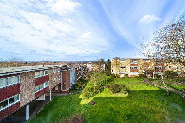 41 Ivinghoe Road, Bushey photo 2