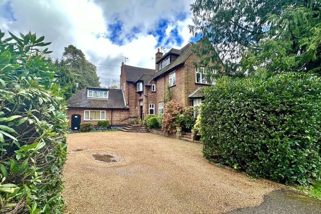 Thumbnail Flat for sale in Tekels Avenue, Camberley