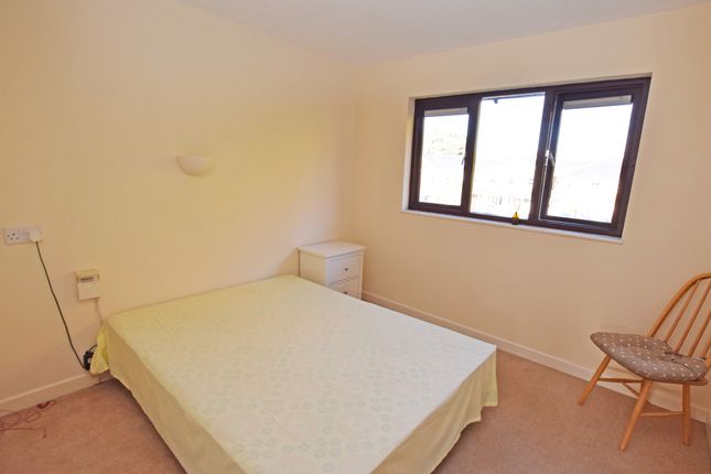 70, Adams Way, Hampshire photo 3