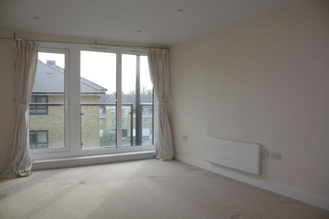 19, Regents Court, Woking photo 2