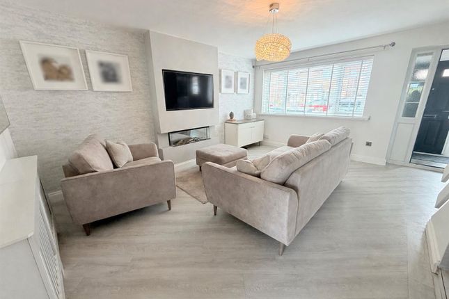 18, Kingfisher Avenue, Manchester photo 2