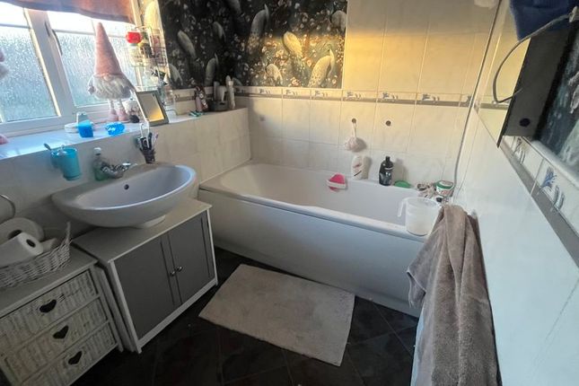 18, Bluebell Grove, Brigg photo 4