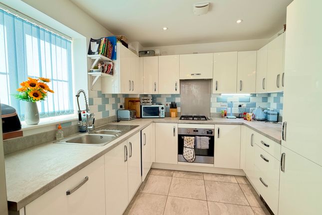 24, Farman Drive, Hoo, Rochester photo 3