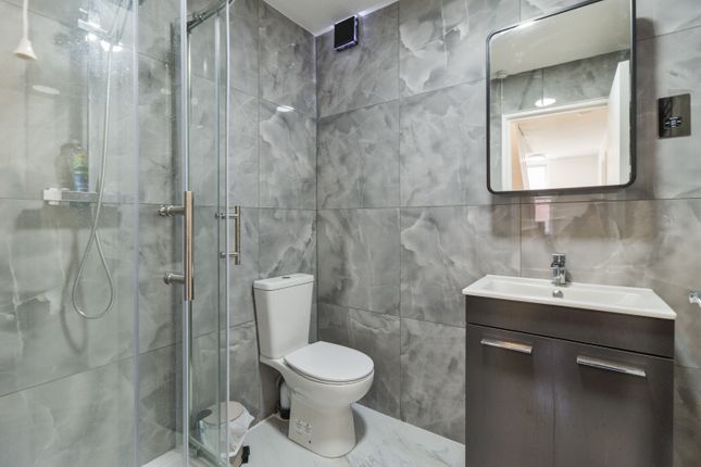 Room 2, 104, Parkway, Erith photo 2