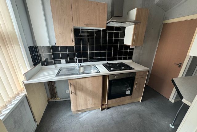 6, Cobden Terrace Wortley Leeds photo 2