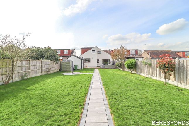 Bungalow for sale in New Place Gardens, Upminster