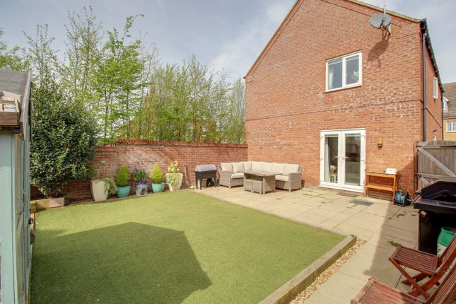 Detached house for sale in Grebe Drive, Leighton Buzzard, Bedfordshire