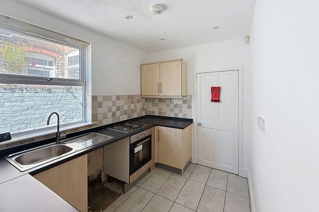 28 Victoria Street, Stoke-on-Trent photo 4