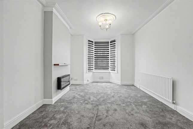 12A, Layard Road, Enfield photo 3