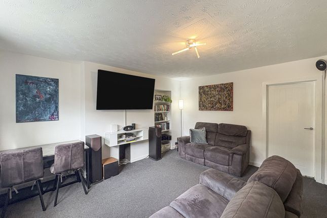 16, Innerwood Road, Kilwinning photo 3