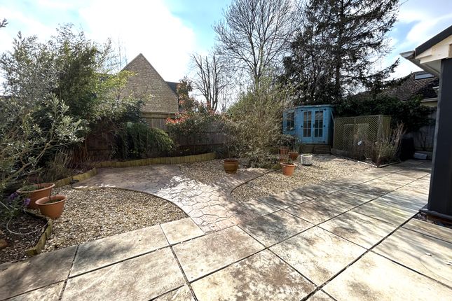 Detached house to rent in Warland Gardens, Kidlington