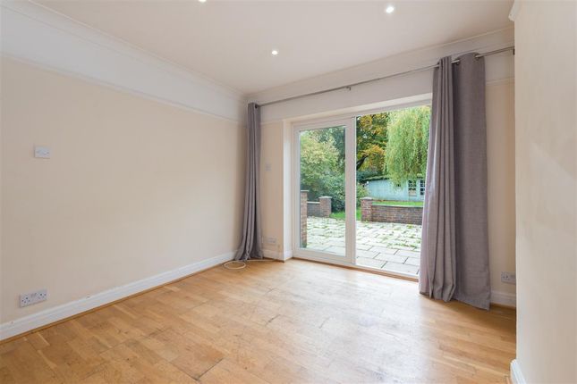65, Cherry Drive, Canterbury photo 4