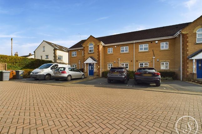 2-bed house on 20, Fulneck Court, Pudsey, £120,000
