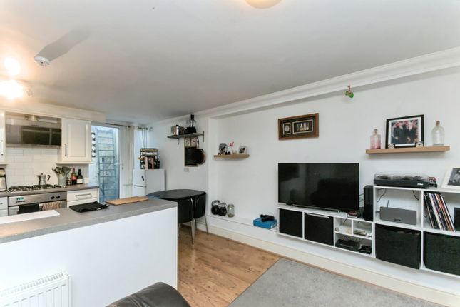 Flat 9/Traslyn Court 24-25, Pelham Road, Seaford photo 4