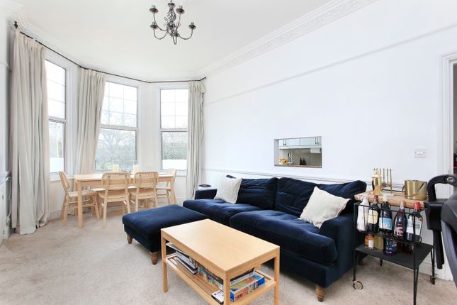 Thumbnail Flat to rent in Clapham Common South Side, Clapham, London