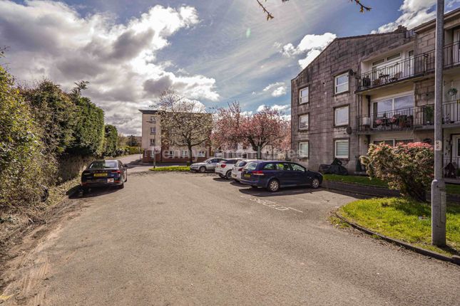 Flat for sale in Thornhill, Johnstone