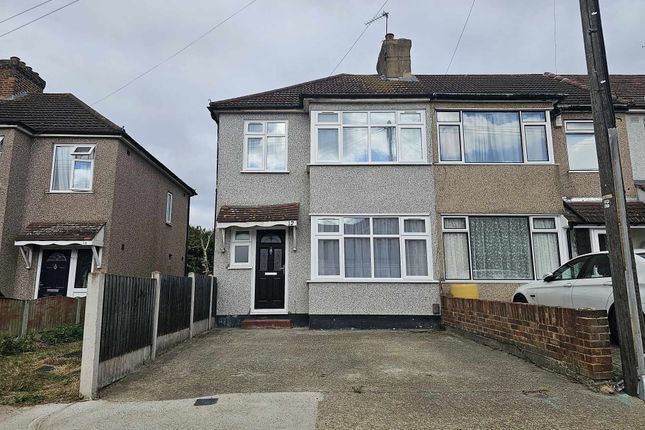 End terrace house to rent in Ellis Avenue, Rainham