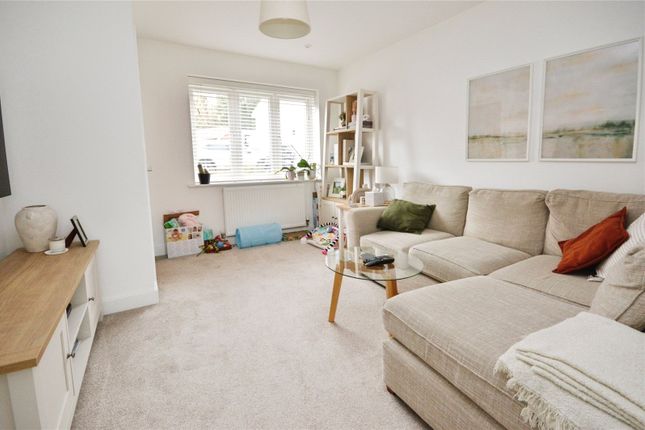 10, King Charles Drive, Essex photo 2