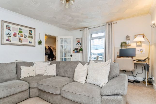 38, Robartes Road, St. Austell photo 3