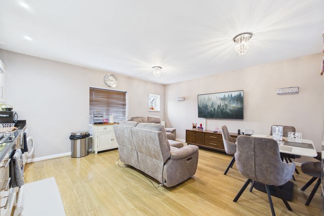 Flat 4, Jordans Mews, Aylesbury photo 2