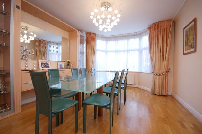 85 Princes Park Avenue, LONDON photo 2