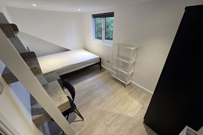 163 Parsonage Road, Manchester photo 5