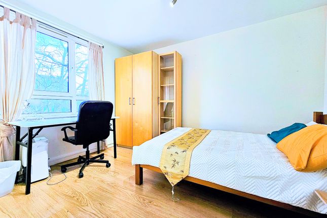 Thumbnail Room to rent in Compton Close, London
