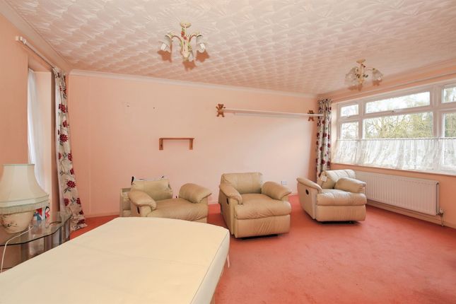 74, Benland, Peterborough photo 5