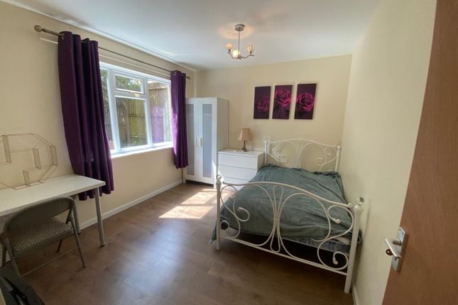 Thumbnail Shared accommodation to rent in Fladbury Crescent, Selly Oak