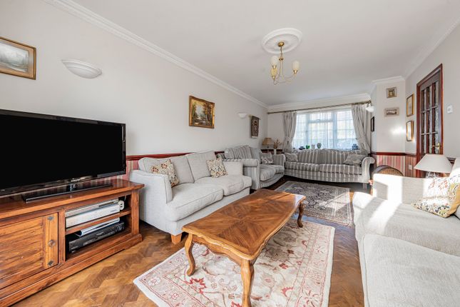 Ruxanas, Nicol Road, Gerrards Cross photo 2