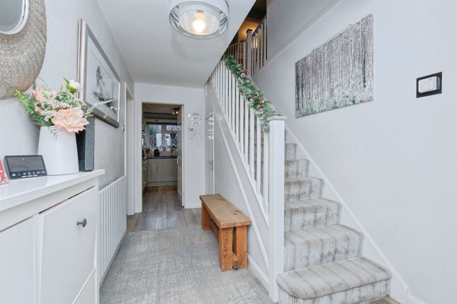41, Burnham Drive, Leicester photo 3