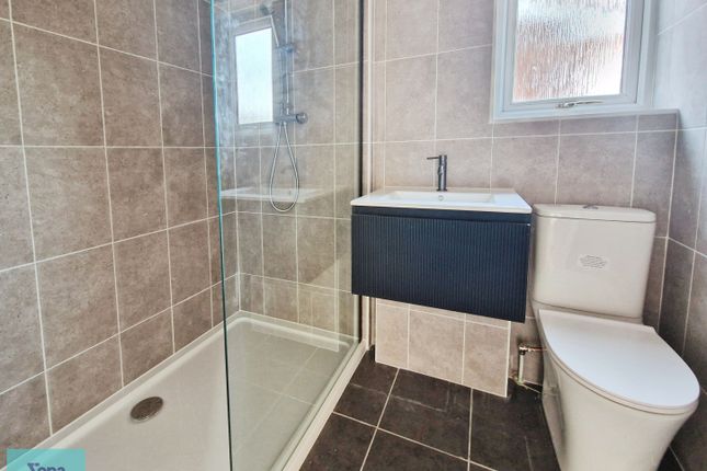 2, Harvey Close, Finningley, Doncaster photo 4