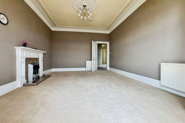 Flat 2/2, 1, Broughallan Gardens, Marine Parade,, Dunoon photo 4