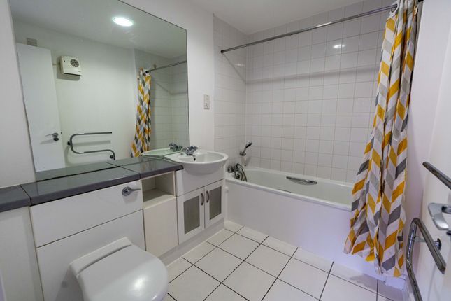 Flat 12, The Eye, Chatham photo 5