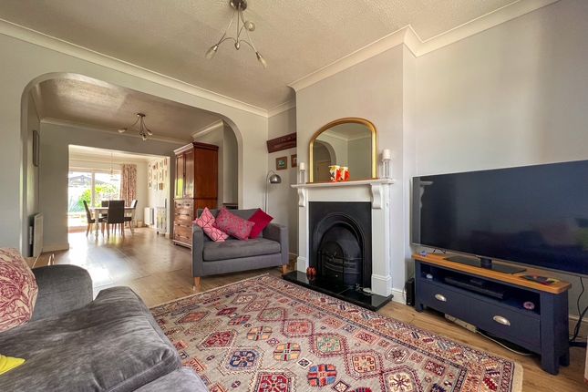 Berkeley Drive, West Molesey photo 4