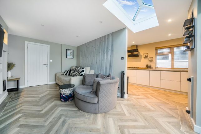 49, Fir Copse Road, Waterlooville photo 4