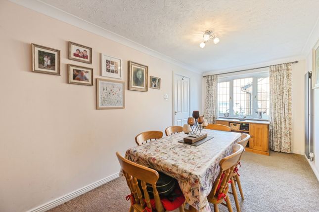 47, Thrift Road, Burton-on-Trent photo 2
