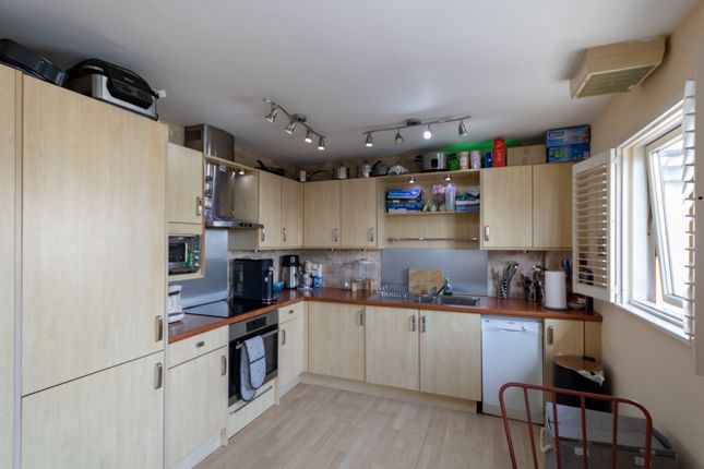 Flat to rent in Royal Arch Apartments, The Mailbox, Wharfside Street, Birmingham