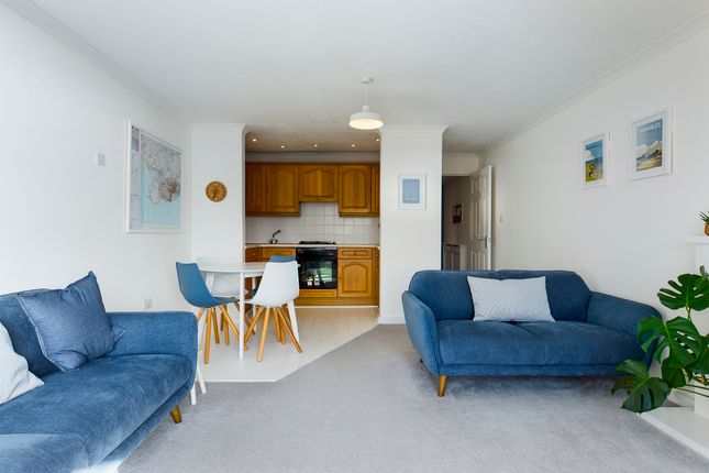 Flat for sale in Fairhaven Court, Langland, Swansea