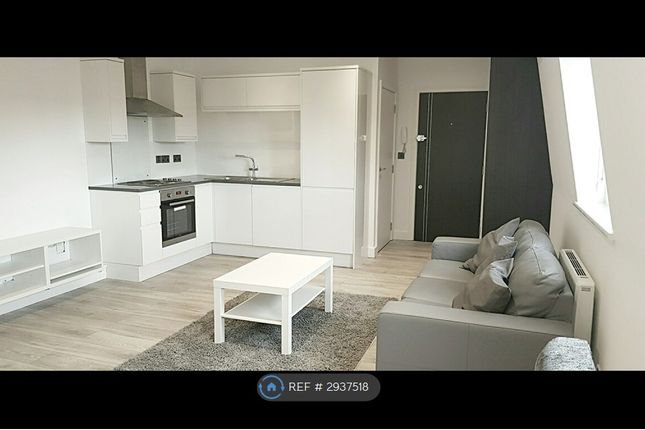 Flat, Churchill House Mill Street, Slough photo 4