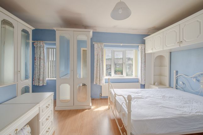 29, Highfield Terrace, Cullingworth photo 4