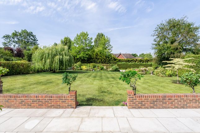 Norrels Drive, Leatherhead photo 2